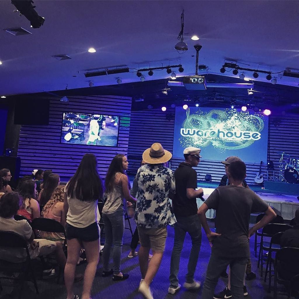 PamMktgNut's tweet photo. Fun times at #studentwarehouse this morning! Promotion Sunday #cornerstonefamilychurch #youthgroup https://t.co/SKyg1SnW2b https://t.co/wKfPXsm4Ab
