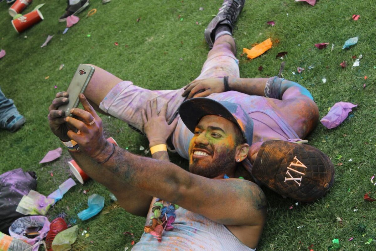 ObturadorMX_'s tweet photo. ¿Qué tal se puso el #MulticolorFest #Ayer en #Teotihuacán? Se trata del primer festival holi de la diversidad sexual #LGBTTIQ. obturador.mx https://t.co/C3CUmM0z6g