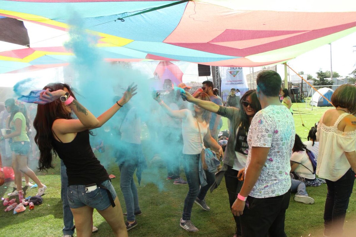 ObturadorMX_'s tweet photo. ¿Qué tal se puso el #MulticolorFest #Ayer en #Teotihuacán? Se trata del primer festival holi de la diversidad sexual #LGBTTIQ. obturador.mx https://t.co/C3CUmM0z6g