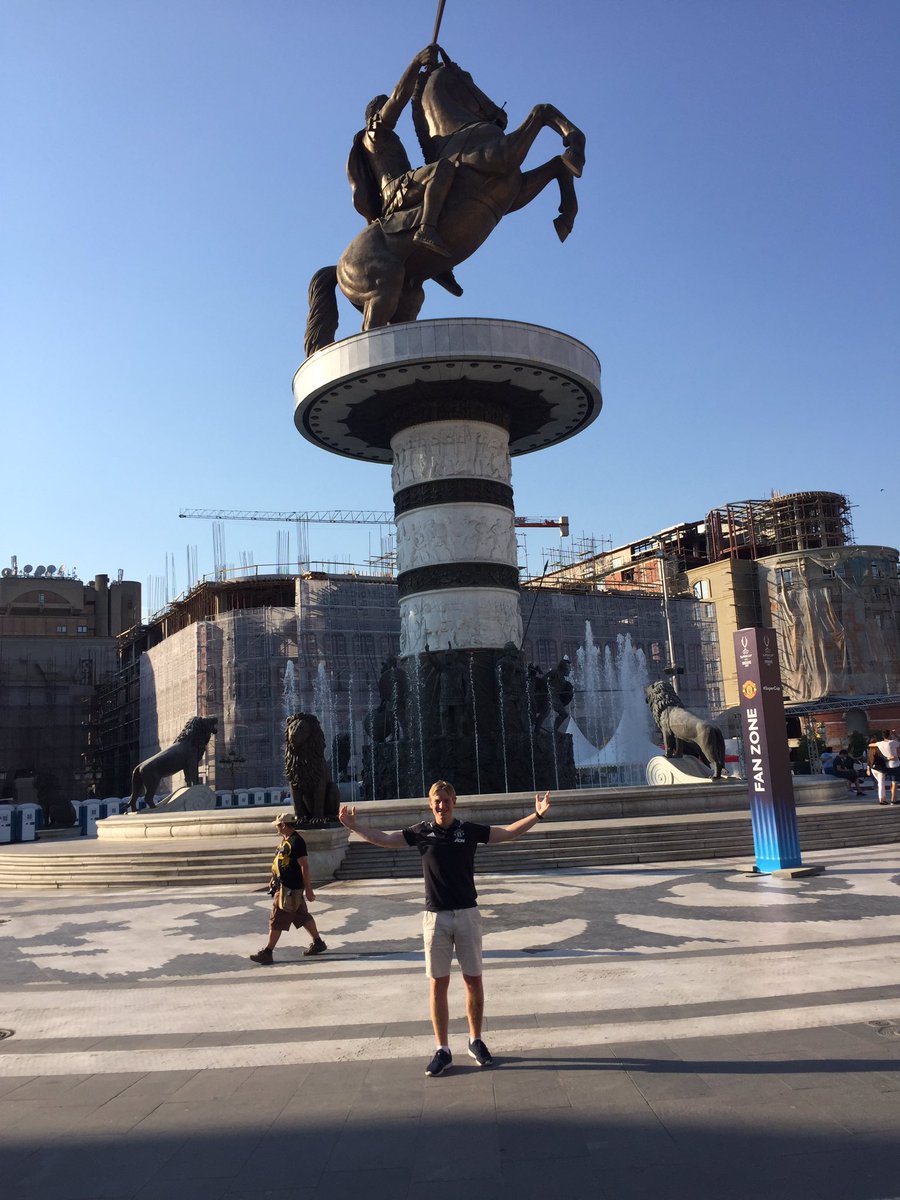 Touchdown Skopje🇲🇰 Beers are almost free! #redarmy #mufc