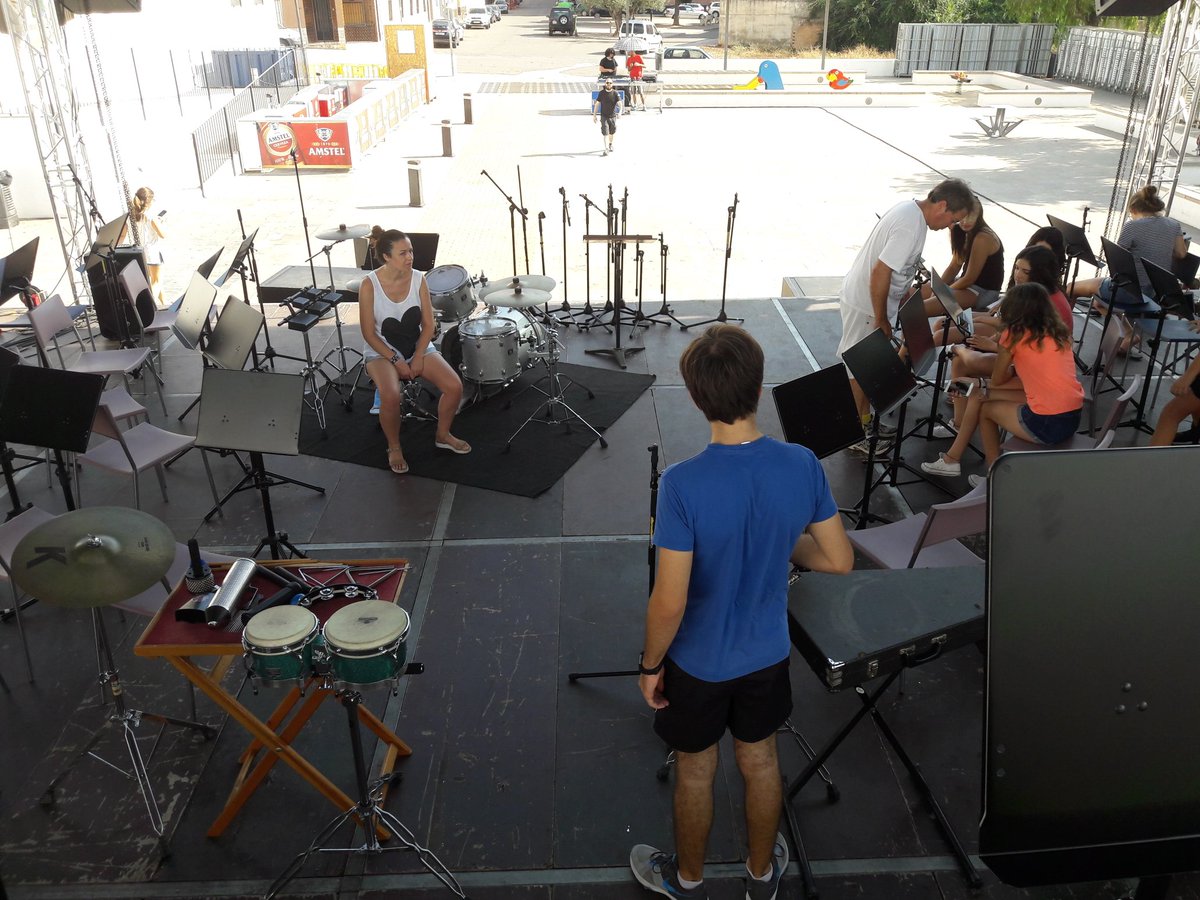 BandaCabanes's tweet image. Tot a punt per al concert d'aquesta nit. Vos esperem a les 22:30h a la placeta de les Escoles Velles! @planalta @Cabanes_Ajuntam