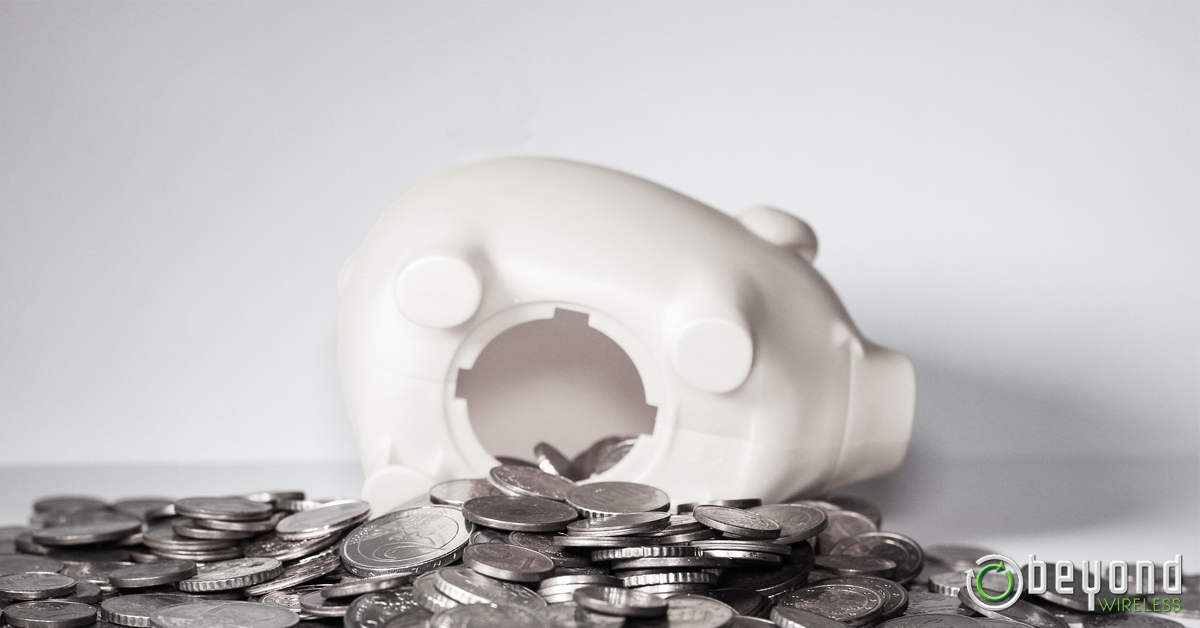 BeyondWireless2's tweet photo. If you're looking to cut costs, start with your phone bill! #BeyondWireless can provide you with a low-cost plan https://t.co/HYjBQqSFqH https://t.co/VWufjhlQaN