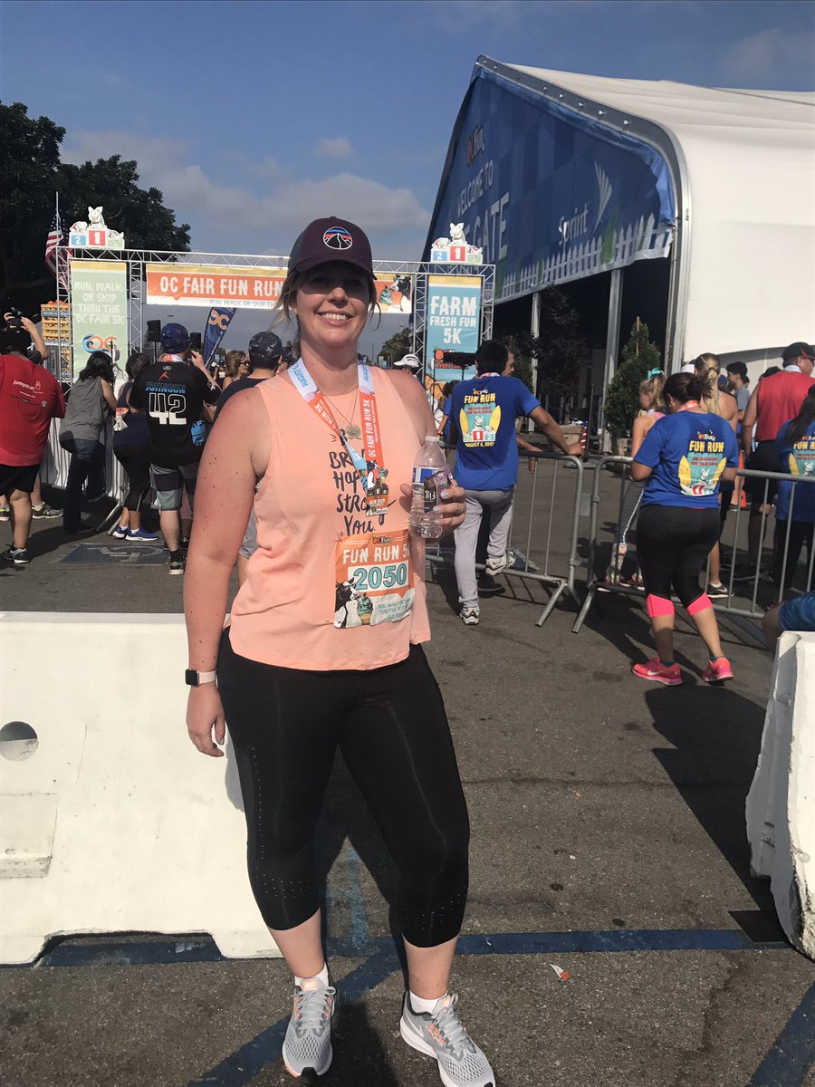 StellaBlueDress's tweet photo. Didn't PR, but finished hard. Time: 45:50 #teamAFI #ocfairfunrun5k #TRY #run #stillchasingmichelle https://t.co/XdUzPXmPgb