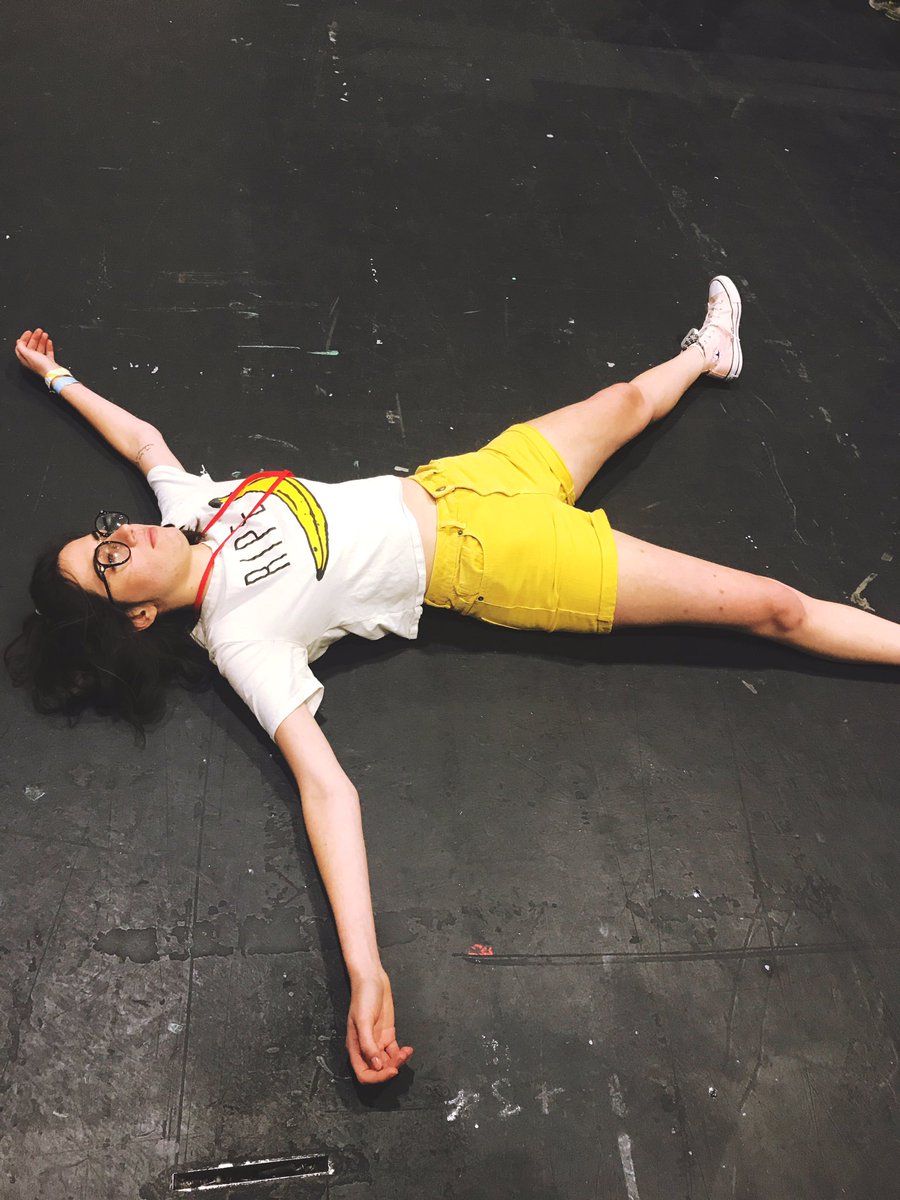 doddleoddle's tweet photo. hello friends I don't think I'll be doing any more meeting and greeting as I'm trying to save my energy! But see u at mY SHOw 8PM EEK HYPE https://t.co/sAWMsBquas