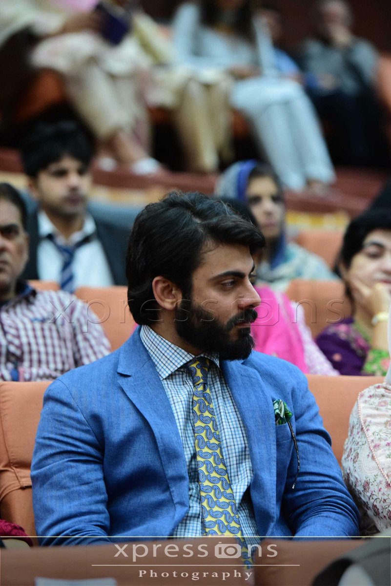 ForeverFawadFan's tweet photo. #FawadKhan at sister convocation in Lahore !
@_fawadakhan_ https://t.co/hWDv1LRnNI