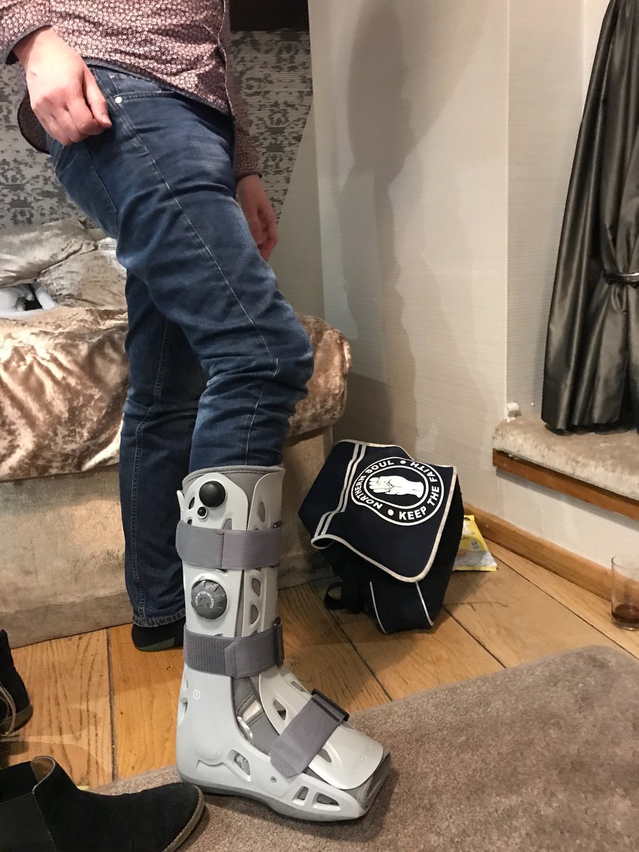 gemgembaxter's tweet photo. @HopeAndGloryFes you've nearly broken our friend. Literally. It's OD's fault. Just so we know. https://t.co/zXSwqfrIx8