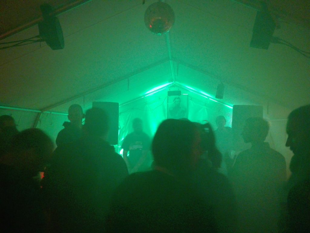 Kgl_Bamt's tweet photo. Rave unter königlicher Aufsicht #focklmop #sha2017 https://t.co/qZn3EOyLaz