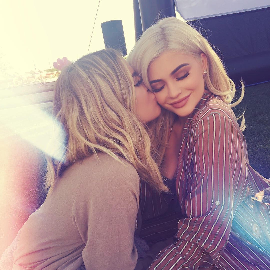 My baby has her own show!! Everyone tune into #LifeofKylie on E! tonight at 9/8c! So proud of you, my beautiful sister @kyliejenner