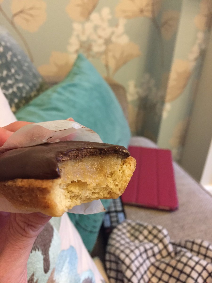 cazza243's tweet photo. @BegumNadiya I just made your millionaire biscuits from the new book. Oh my god I think I've died and gone to heaven! #passmeanother https://t.co/jKVJgXvrOR