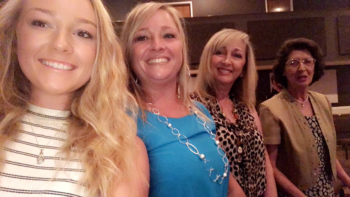 MelissaWhigham's tweet photo. #fourgenerations #blessed #saralandfirst https://t.co/N45SKHbpm3