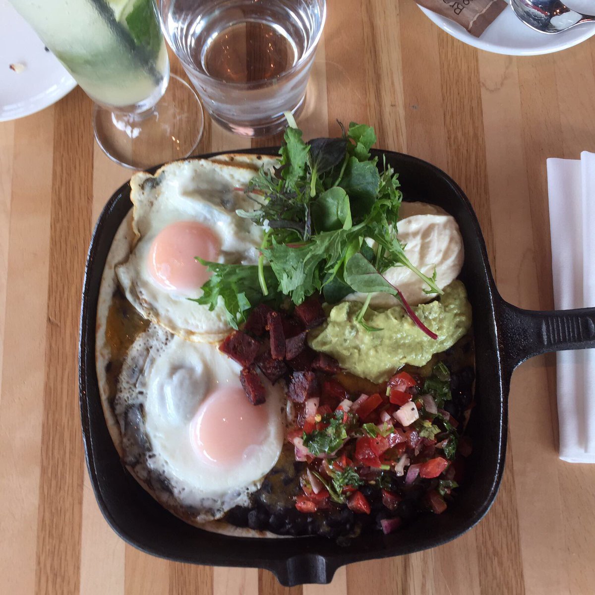 The Raeve Review tweet media