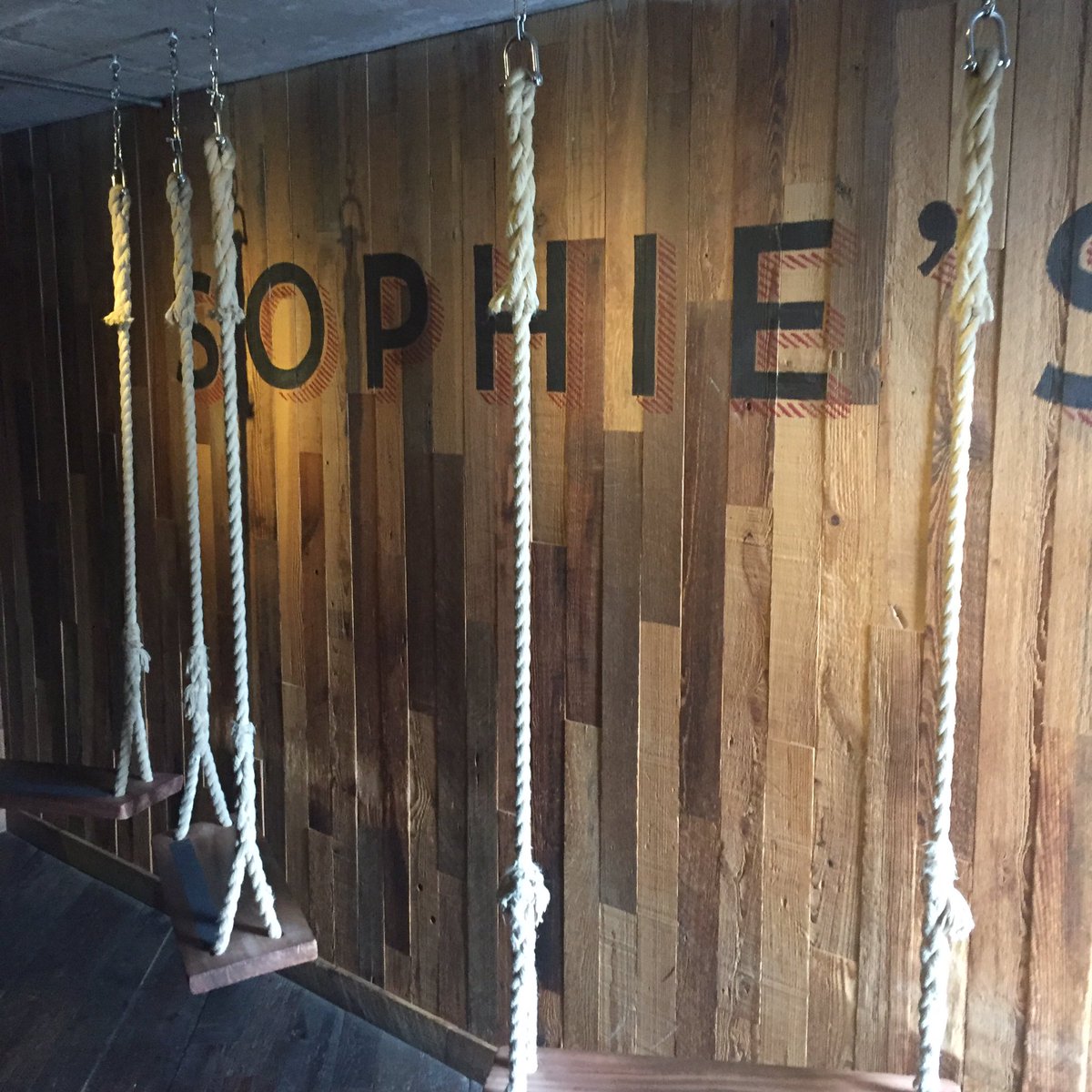 The Raeve Review tweet media