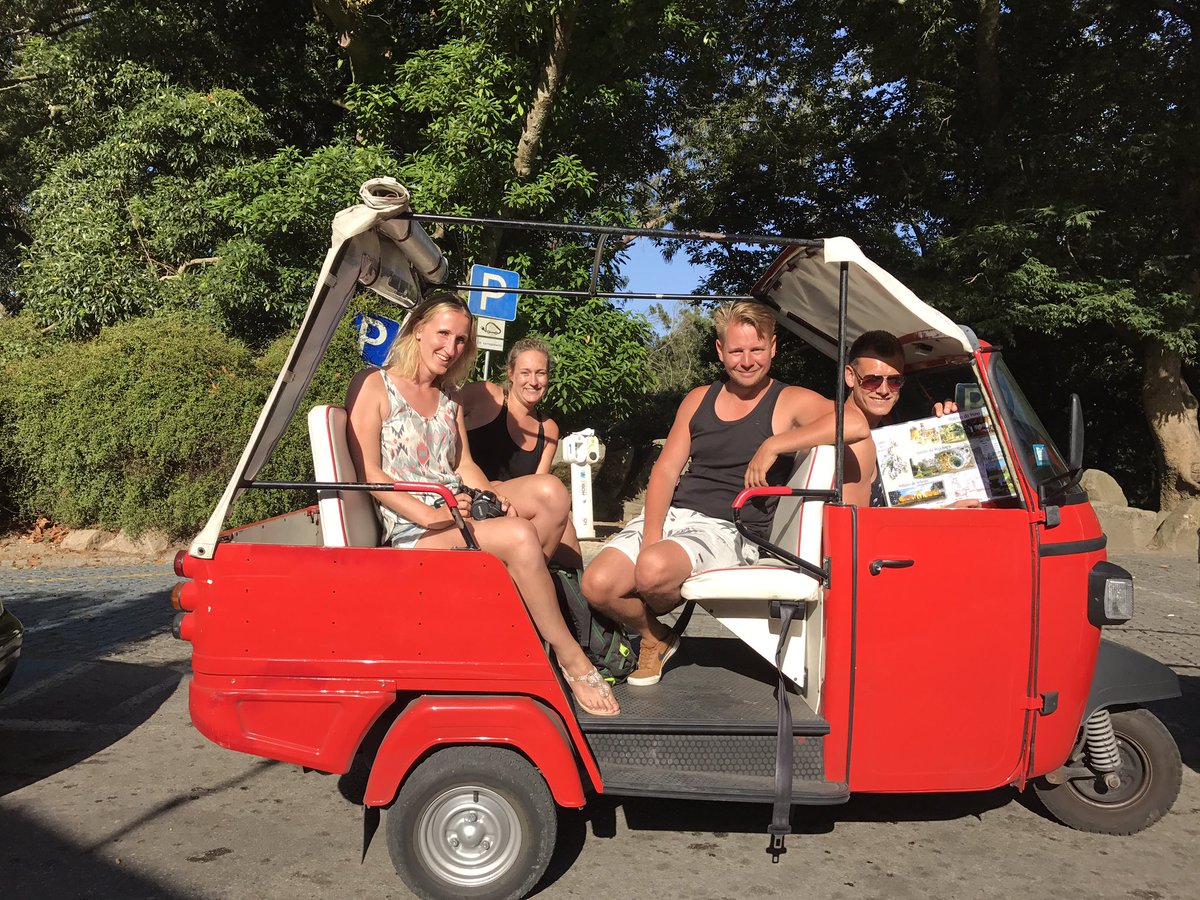 KKCool87's tweet photo. #tuktuk driver! I Will show you Sintra! #almostforfree #portugal #wereldbaan https://t.co/XoiuIr6OHW