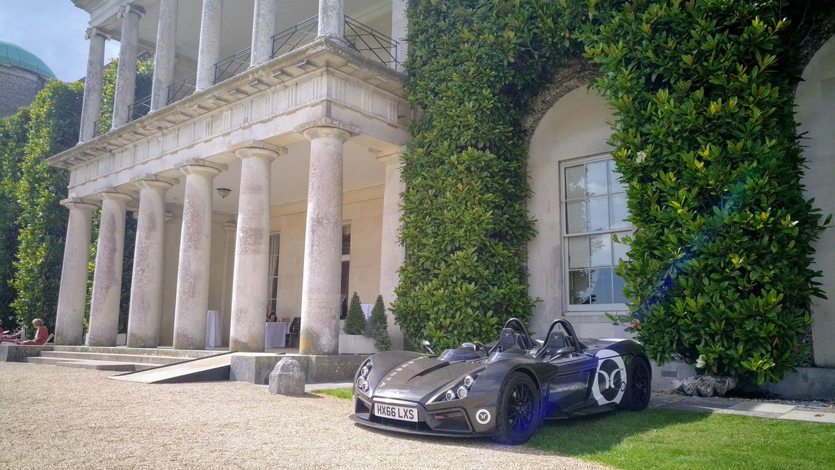Fantastic day in the sun at Goodwood House courtesy of GRRC at the Annual Vehicle Display. Special thanks to James.