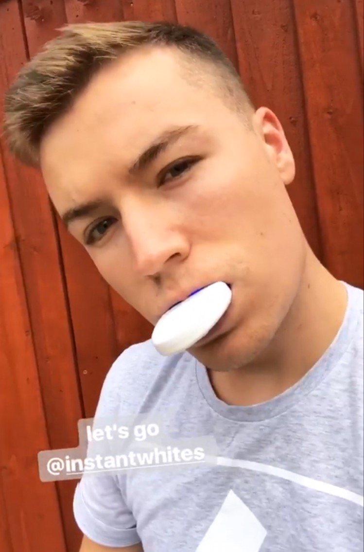 InstantWhites's tweet photo. @curtisroscoe_ using our CoCo Bright White Light Activated Teeth Whitening Kit!
Don't forget to #instantwhites with your results selfies 😬📸 https://t.co/ISoLqoVyFj
