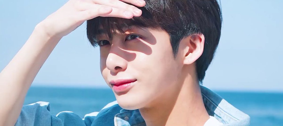 loveallidols_'s tweet photo. hyungwon não é feio, ele é lindo e muito talentoso, ele merece muito mais reconhecimento https://t.co/3Ab7aqLLWJ