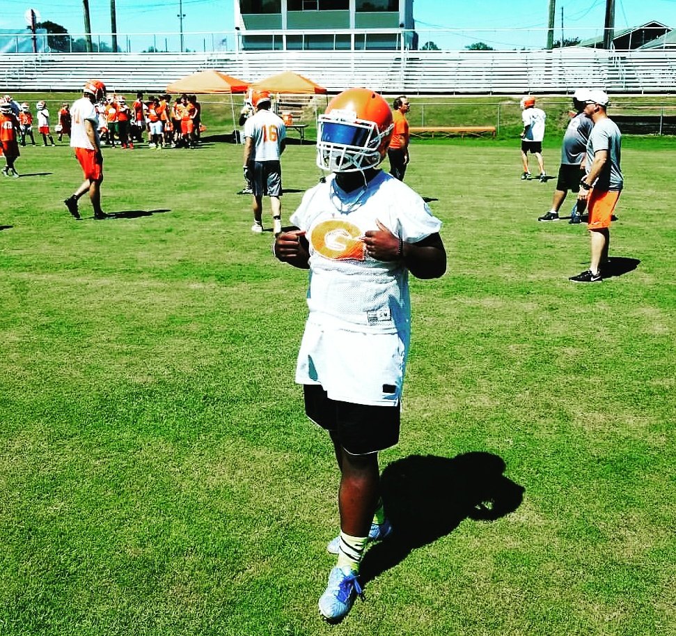 CarltonCspivey's tweet photo. 2017 Diamond Sports Group Senior  All-American John Burnett III is ready for Friday Nights! !!!
https://t.co/IWDrk5Bil0 https://t.co/RMiYRhLyCo