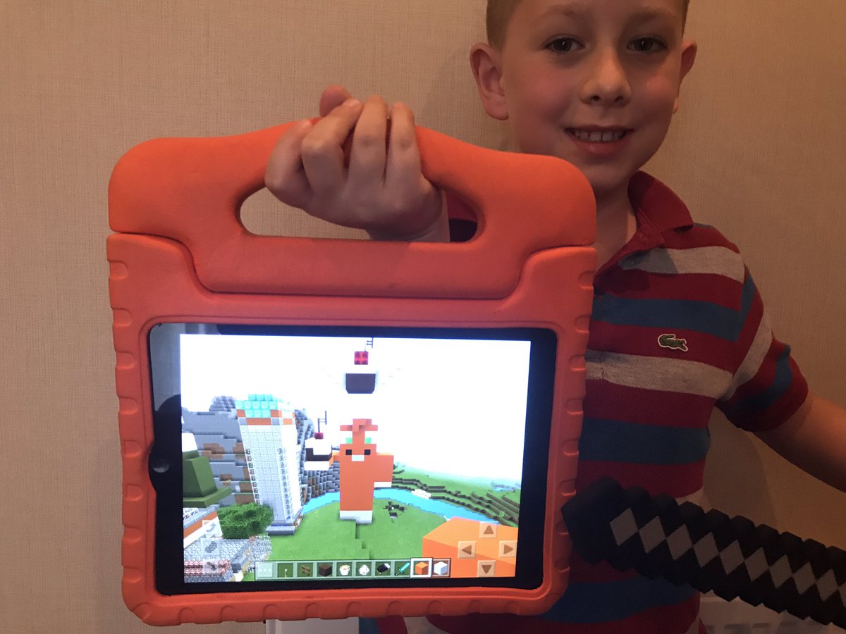 Zoe moat tweet media