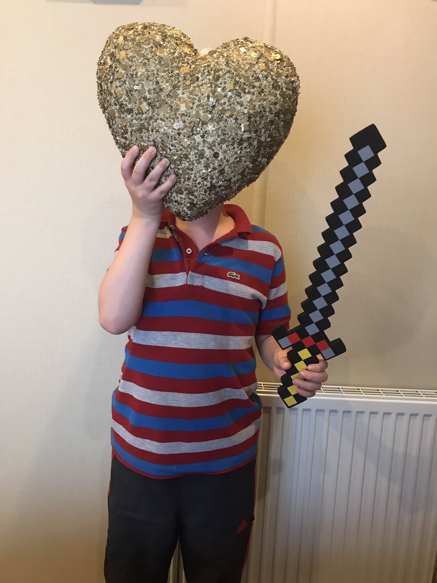 Zoe moat tweet media