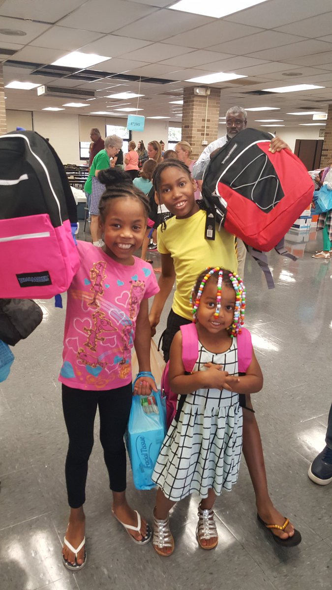 GMschools's tweet photo. Some happy kiddos with their new school supplies! https://t.co/DbA9W3ego2