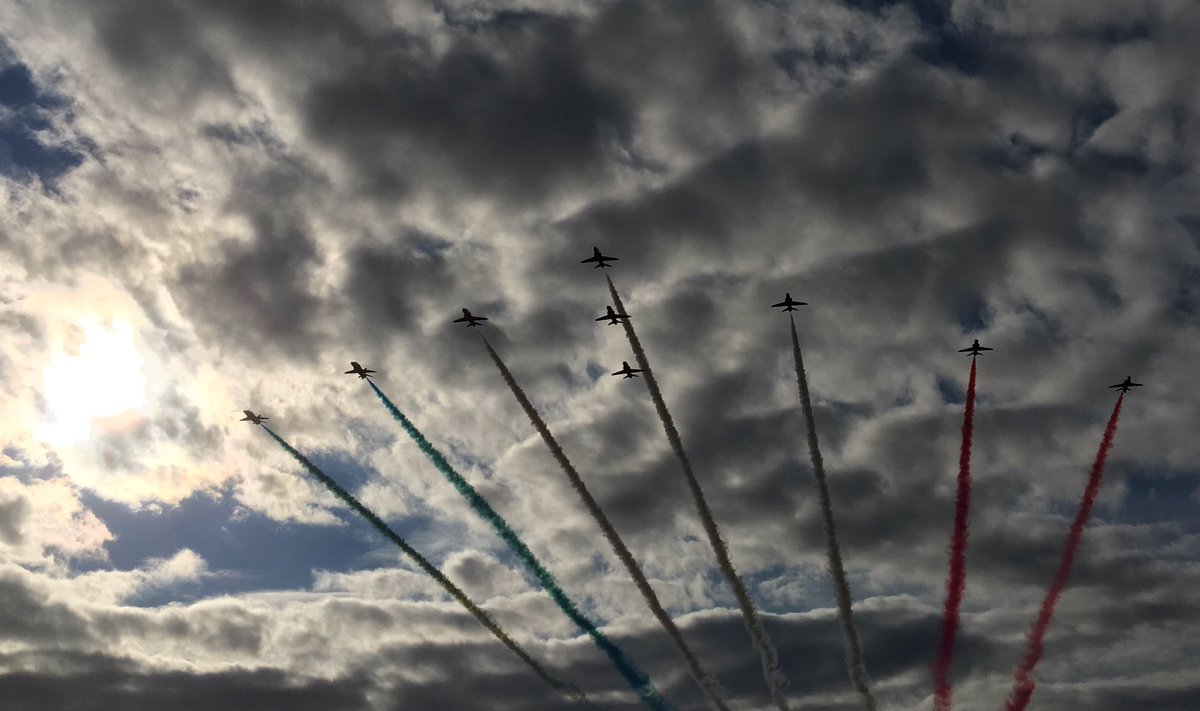 petecrosswires's tweet photo. Amazing as always, thanks @rafredarrows for a stunning display! One of many highlights from the excellent #edwardianpageant @Shuttleworth_OW https://t.co/joEYkz1Oti