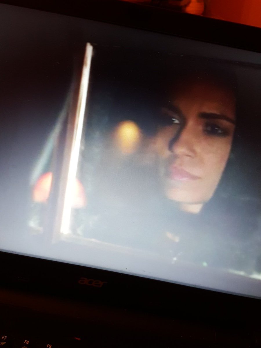 smileymiley_AT's tweet image. Omg!!! MELISSA!!! 🙈😲😲😲😲 #PLLGAMEOVER