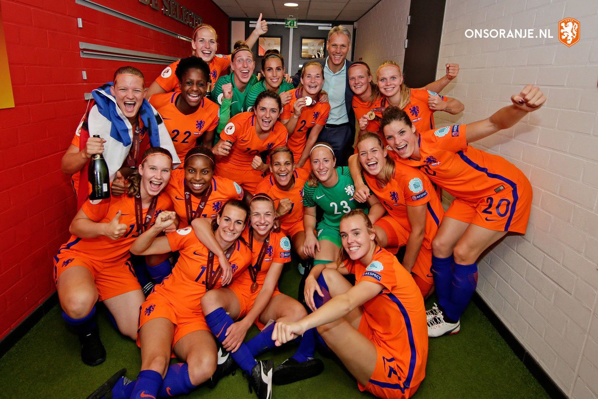 📸 | Een kampioen van 1988 + de kampioenen van 2017 😎 #OnsEK