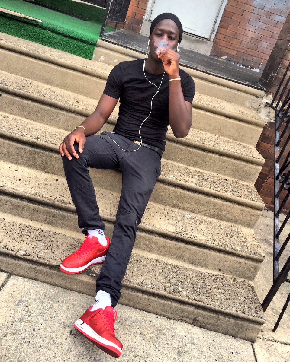 YTNBANKROLL's tweet photo. Just when they thought I eased up that's when I added more pressure I told y'all nigags not to count me out #YTNSHIT💰💯 https://t.co/kR7MD0fstf