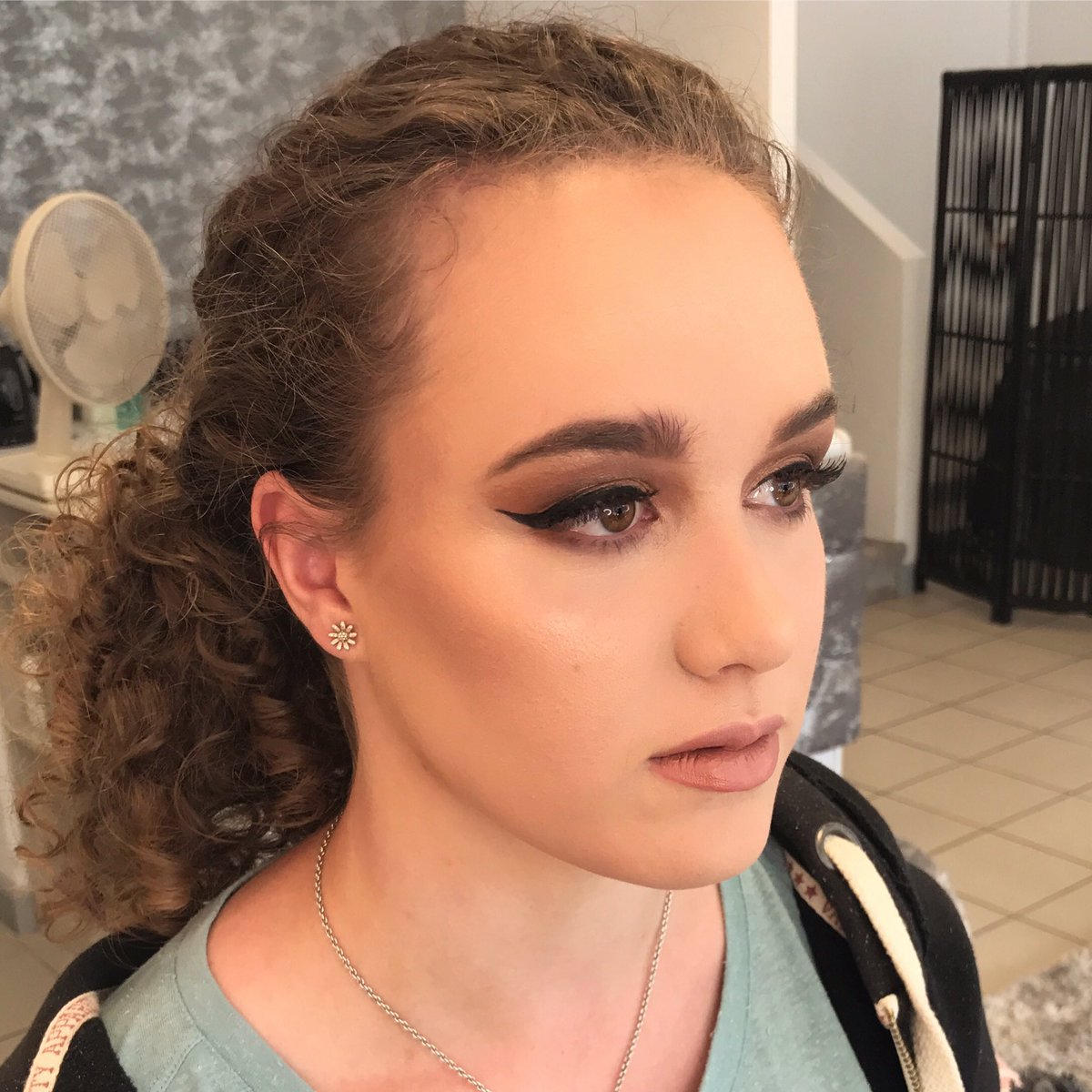cashmore_makeup's tweet photo. Glowing to the gods using @Illamasqua OMG Beyond Powder 😍✨🙌🏼

Email hello@charlottecashmore.com for all bookings! https://t.co/4IJTkPtoj2