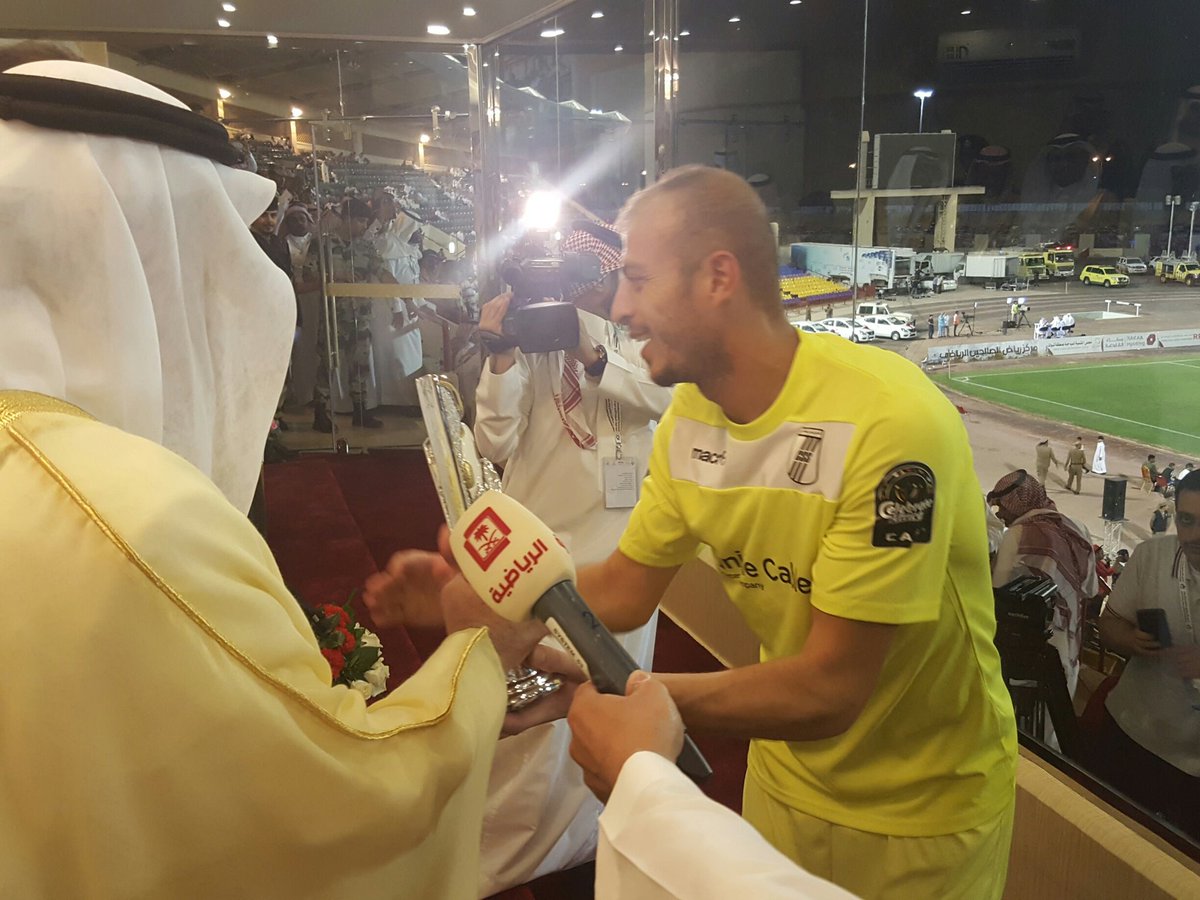 TIFT_2017's tweet photo. اختيار لاعب وسط الاتفاق محمد الكويكبي أحسن لاعب في #دورة_تبوك_الدولية_الثانية والحارس الصفاقسي محمد قعلول على أفضل حارس
#الاتفاق_الصفاقسي https://t.co/EyXKUs0u9f