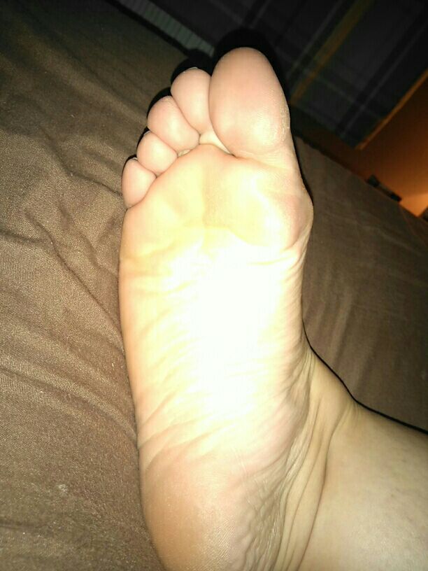 AlphaRiriRodes's tweet photo. If your #dick just got hard, you owe me. #tribute to paypal/amazon. Info in bio.
#footfetish #humanatm #stroke and #send @RTP1G @RT4tat2 👣💋😏 https://t.co/kZmy0p6a9y