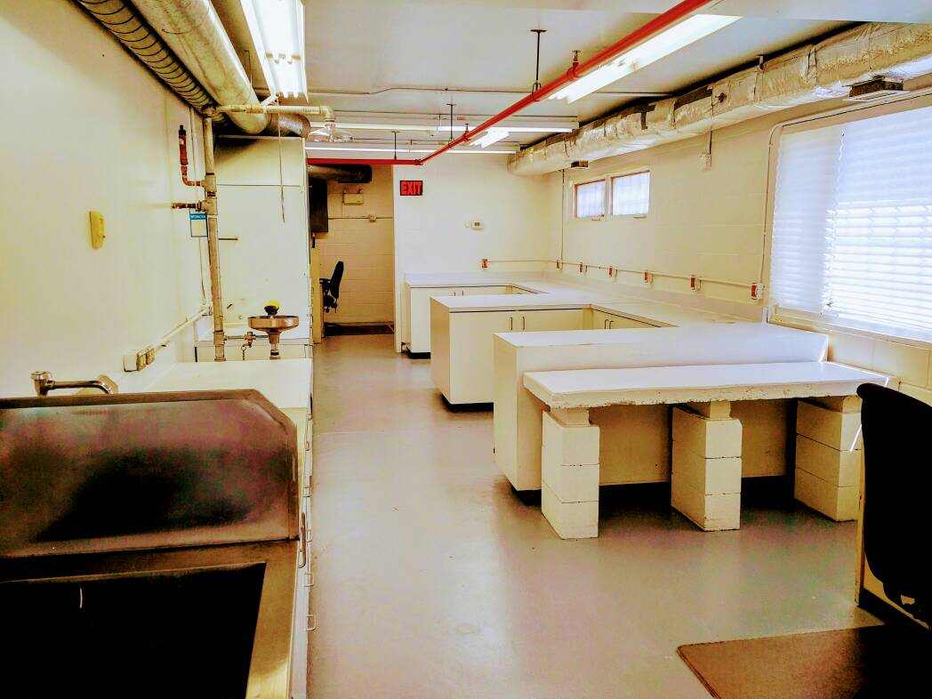 district_53's tweet photo. Have the lab all cleaned up and ready for the new tenant @district_53 #lab https://t.co/kg7vQl0a0k