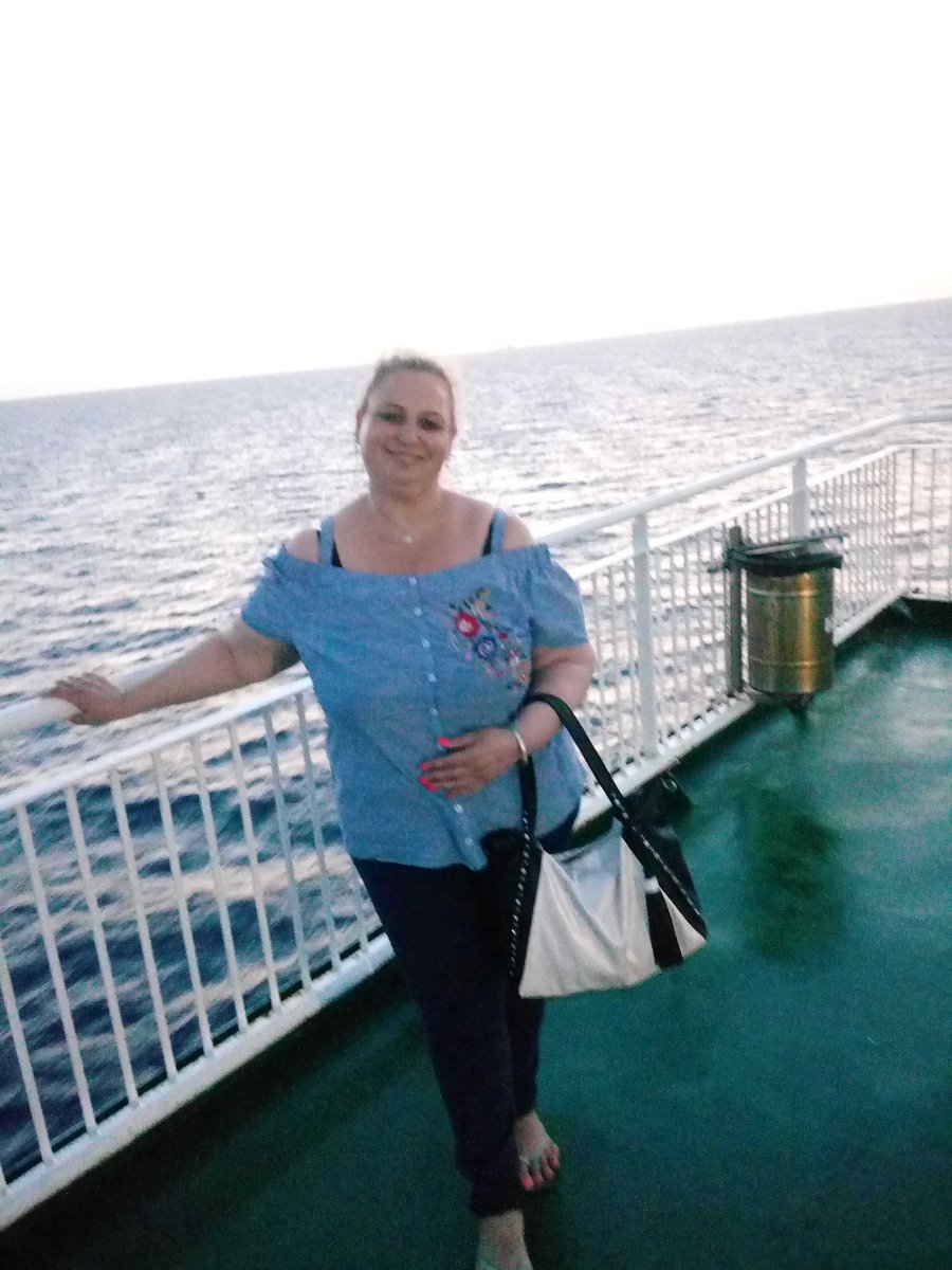 NajoiKhamouri's tweet photo. Cc bien arrivé en Tunisie #teamfamilly  #fanzouzes merciii a tous pour vos messages @neylakenza @Djamst40Sisi @tatie_lili @Hiteb31 @ZmidiT 😘 https://t.co/iAV6d1nTGb