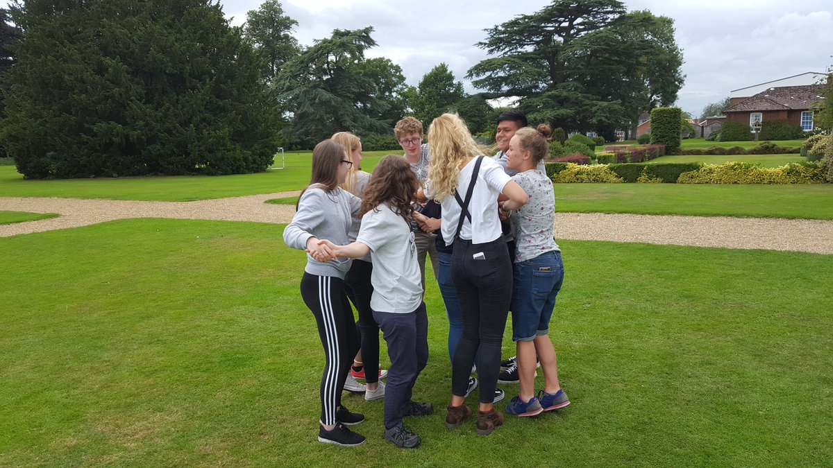 SUSpotTheDiff's tweet image. The Make team have been getting to know each other, themselves and God better today. Lots more fun to be had #MakeTheDiff