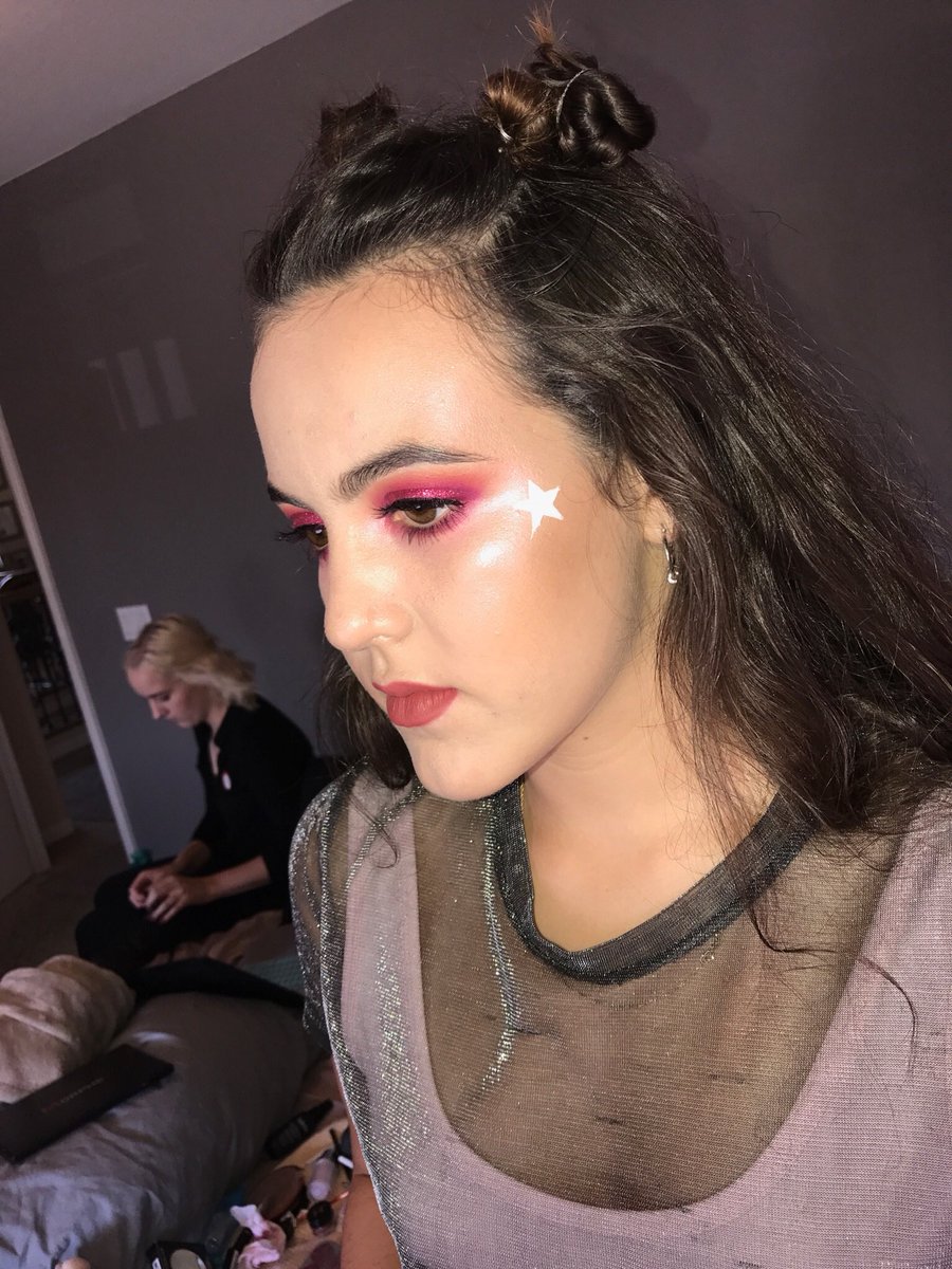 looksbyG's tweet photo. #hardsummer glam💖⭐️ https://t.co/Y9tZVLvRlK