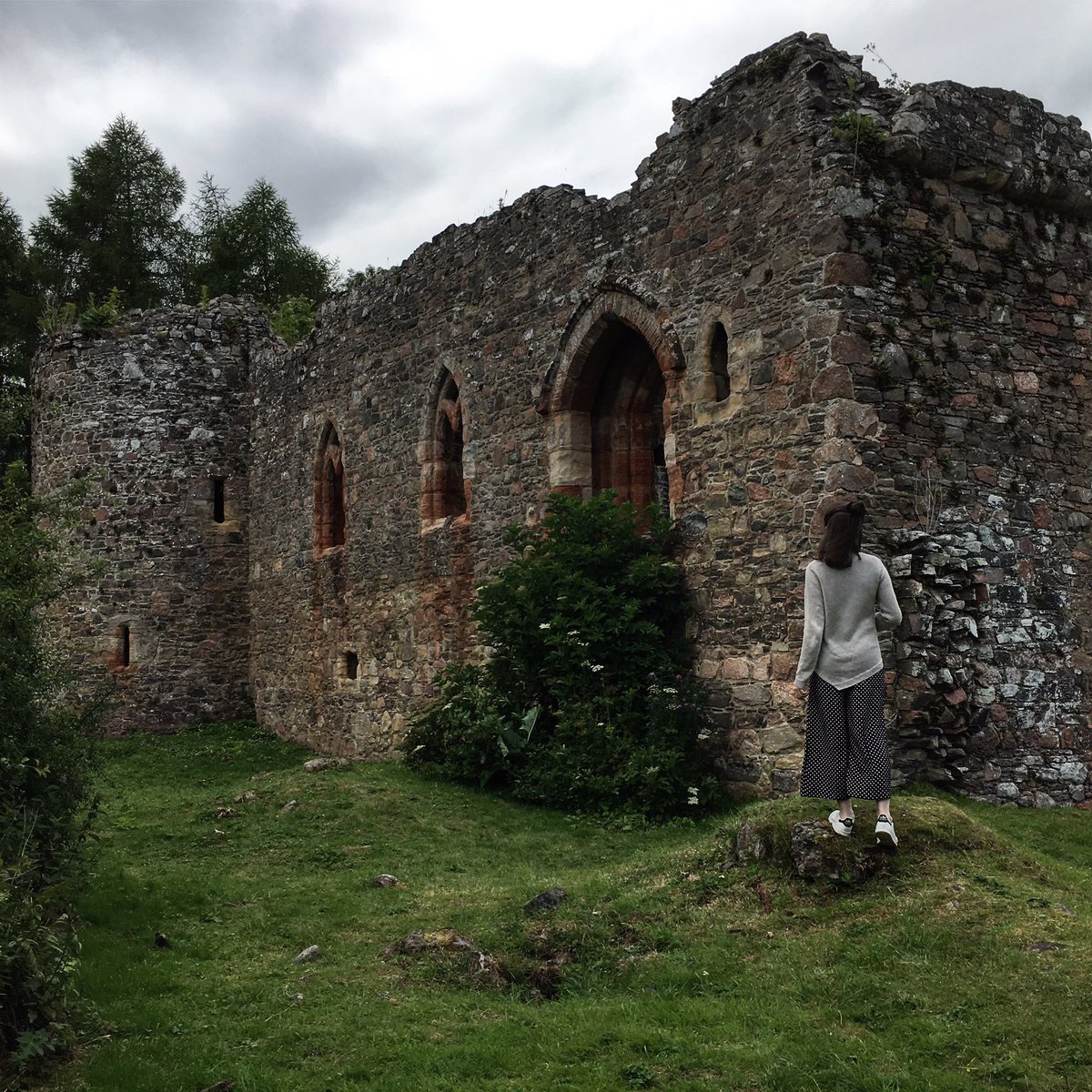 hollie_berries_'s tweet photo. From castles to country house hotels, part 1 of our @VisitScotland staycation is now on the blog! 🍃 #Scottishblog https://t.co/QGKDE8WDB4 https://t.co/QcqnP7UlCD