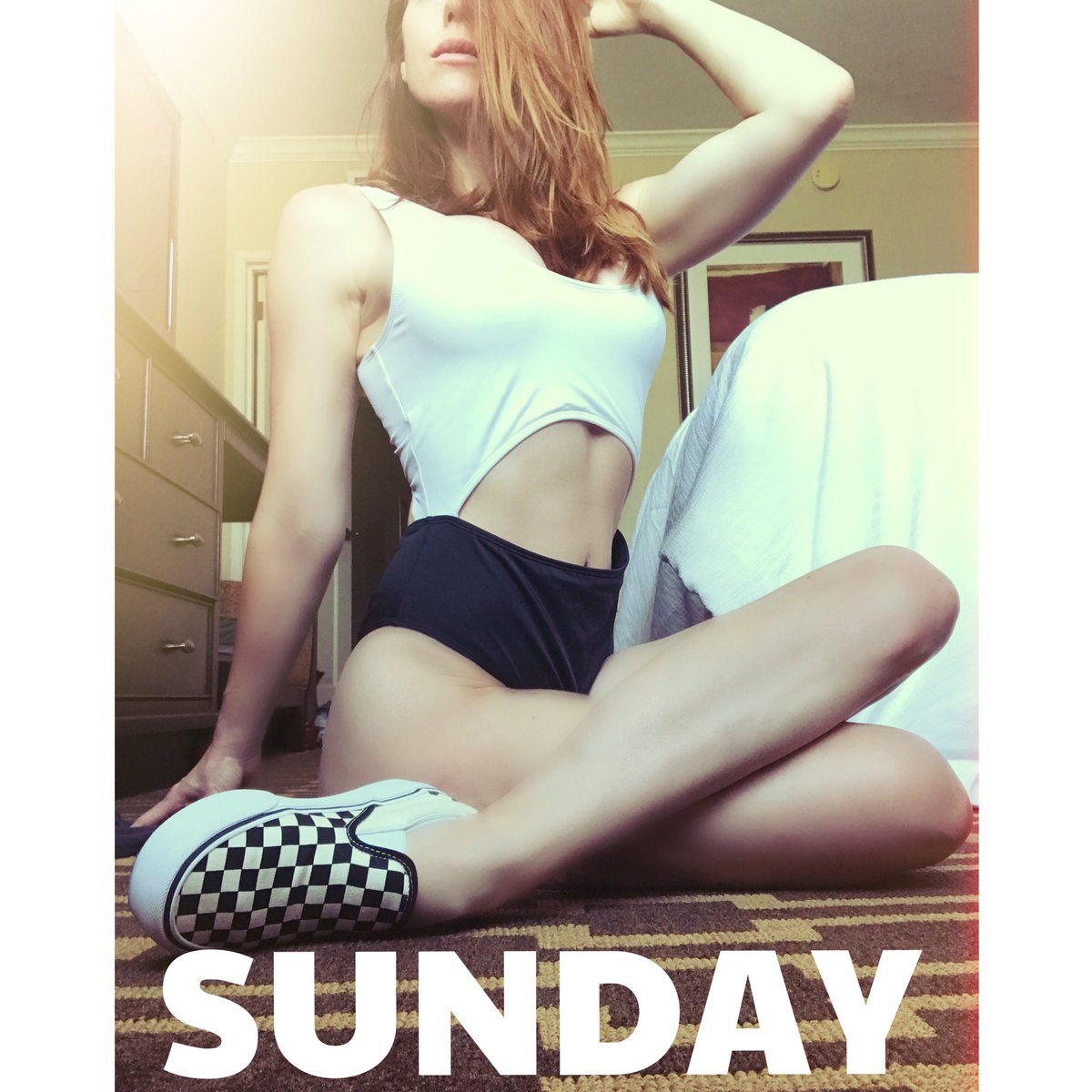 Pool day 👙☀️😎 Also... my 8th grade self is dying over these shoes 🏁👟#vans #MetroCon