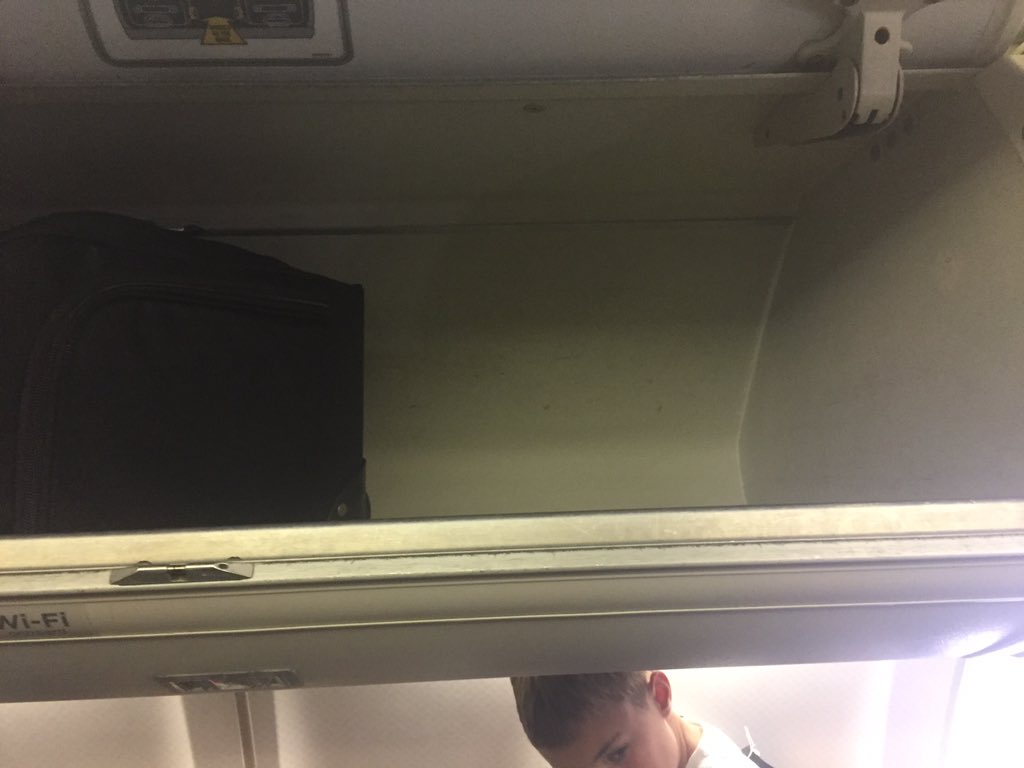 BradChase's tweet photo. @AmericanAir  https://t.co/sW0hhOKGsq