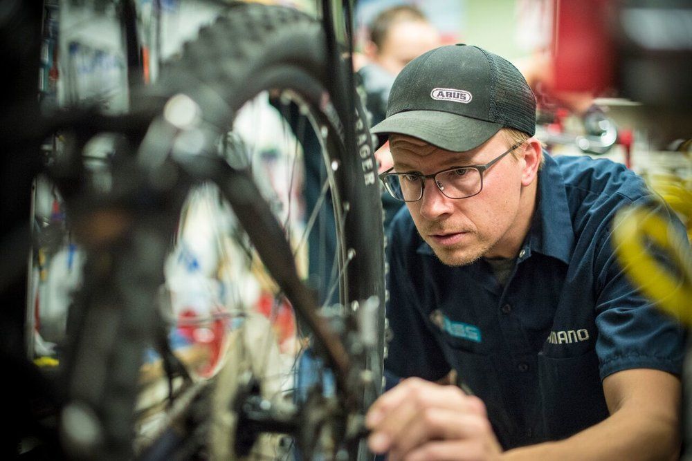 BicycleRidesNW's tweet photo. Shout out to Sunnyside Sports based in Bend for all their support of our 2017 rides! https://t.co/h3c0QLYbAk #IBR2017 #OBR2017 #bikeshop https://t.co/HPlFiVMQjD