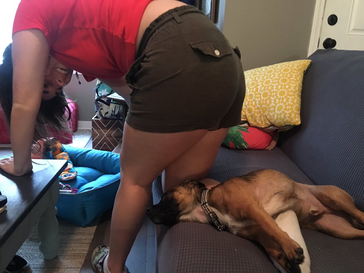 oliviachardy's tweet photo. When bae tries to leave #neverleaving https://t.co/E7u2hDfVRn