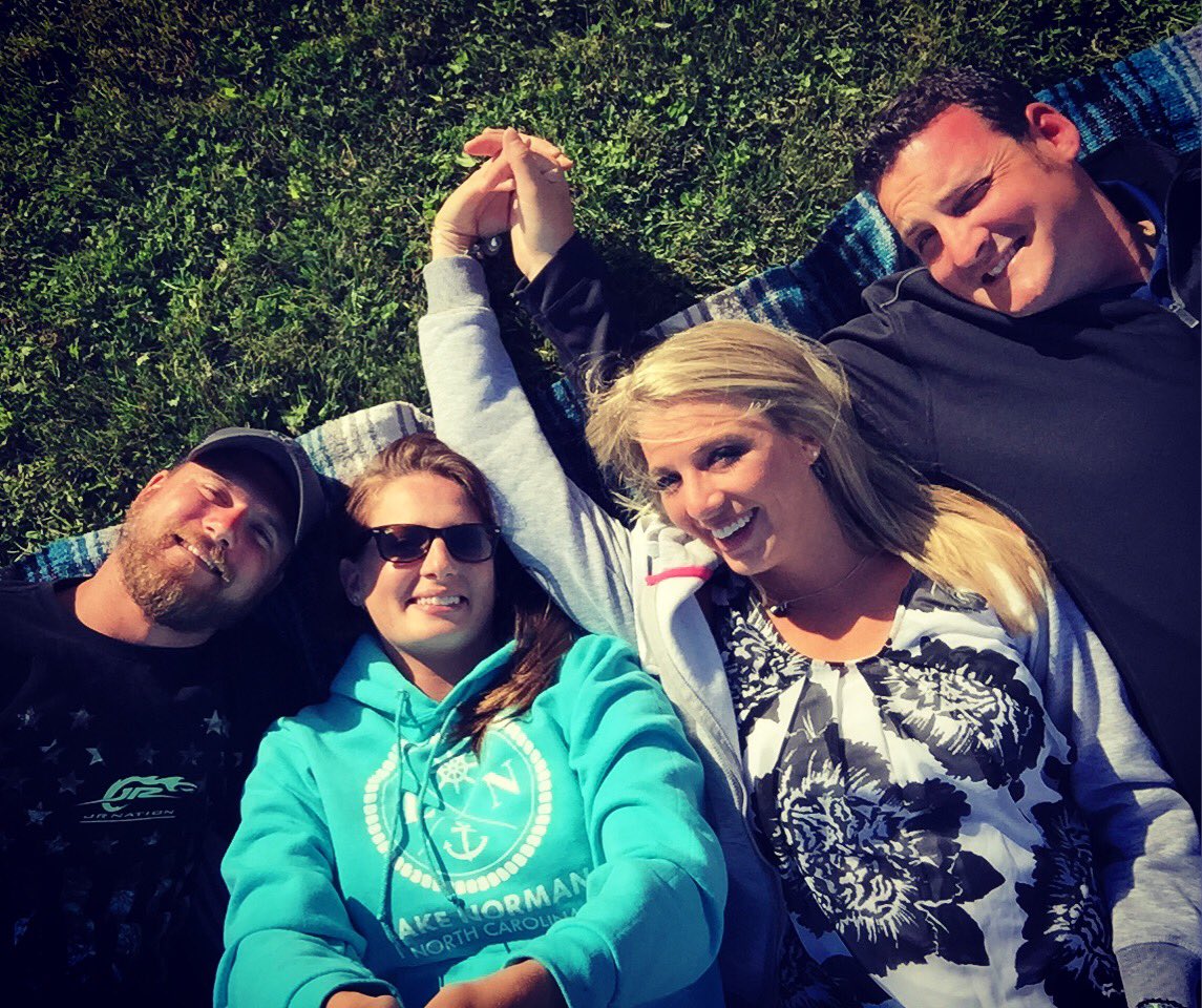 brianalynn616's tweet photo. Great long weekend up @KeukaLake ๐ทโ๏ธ๐ #Keukalake #cousinweekend #familyvacation #lakelife #boatlife #cabinlife #upstateNY https://t.co/XhyqyyCbbZ