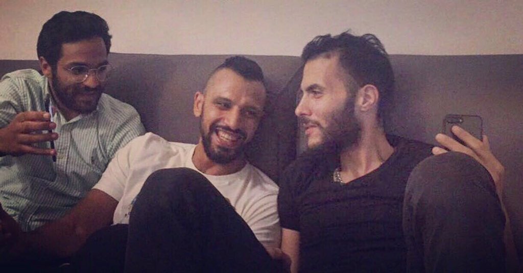 ZAPtharwatAXEER's tweet photo. "وعرفت ان الصحاب لا بالكترة ولا بالعدد"
"فى الشدة هما اتنين تلاتة عليهم تعتمد" https://t.co/S5rh5NNnUz