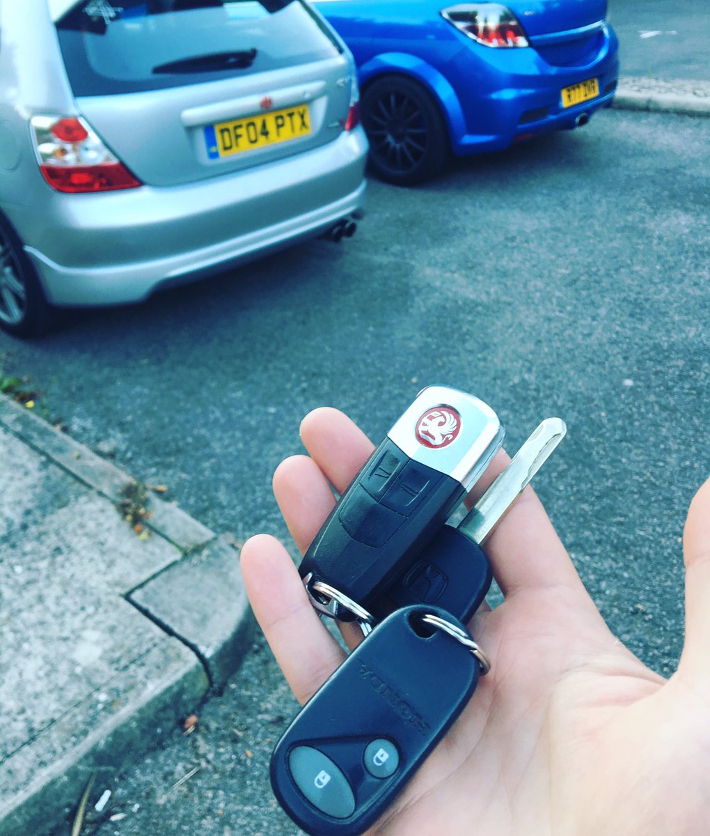 Ryanjdover's tweet photo. Life's full of tough choices at the moment....#vxr #typer #VTEC https://t.co/BEP5ImkRqu