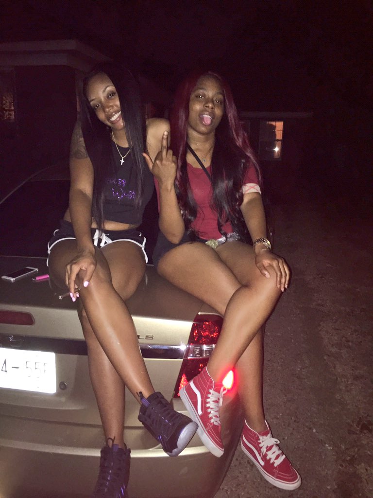 _shannewanne's tweet photo. ๐๐ฝ๐บfuck the cops she gone ride just like my dawgs ๐ค๐พ๐ #HighNights https://t.co/klLmGApWK2