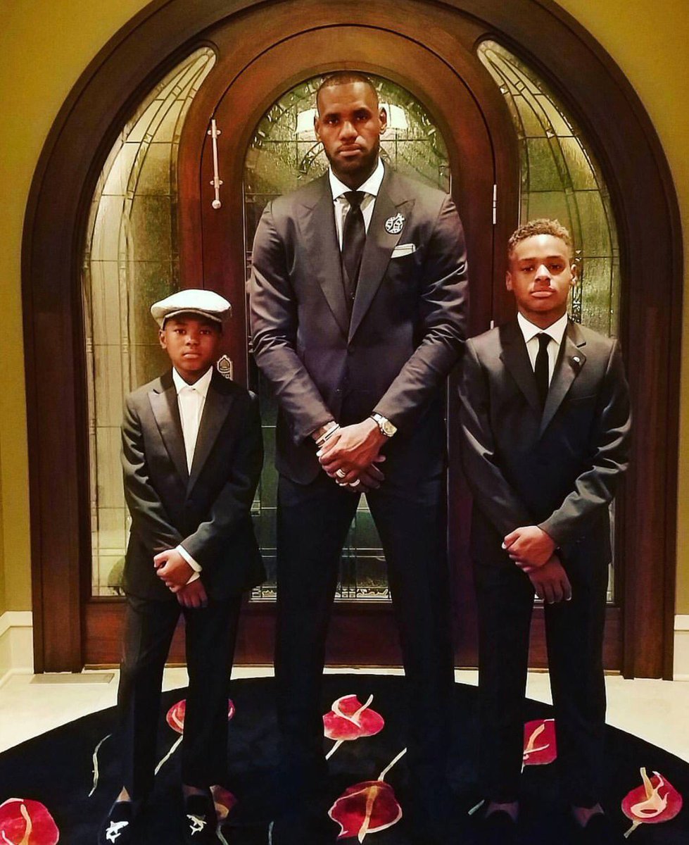 FirstEstateCEO's tweet image. When @KingJames and his sons were matching. We have custom suits for all shapes &amp;amp; sizes. #customsuit #suit #menswear #lebronjameschallenge