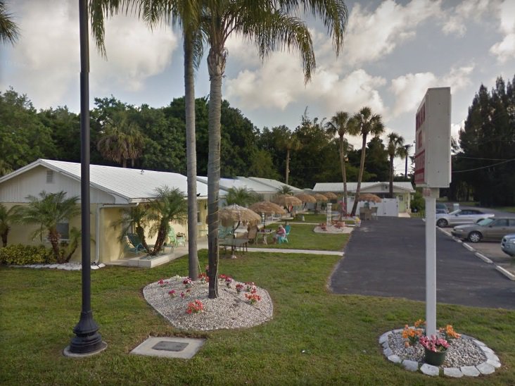 hotelsaver's tweet photo. $9/night at Tropical Bay Inn Suites #PortCharlotte #Florida https://t.co/F3xySUeaCA
#hoteldeal #traveldeal https://t.co/LLOgB8vdPv