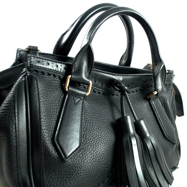couture_corner's tweet photo. #Love this #gorgeous preowned #Burberry Grainy Leather #Brogue Dennet #Satchel. On #sale #today.  See more at https://t.co/3FSc7dBFzc https://t.co/2ePMPIfNrJ