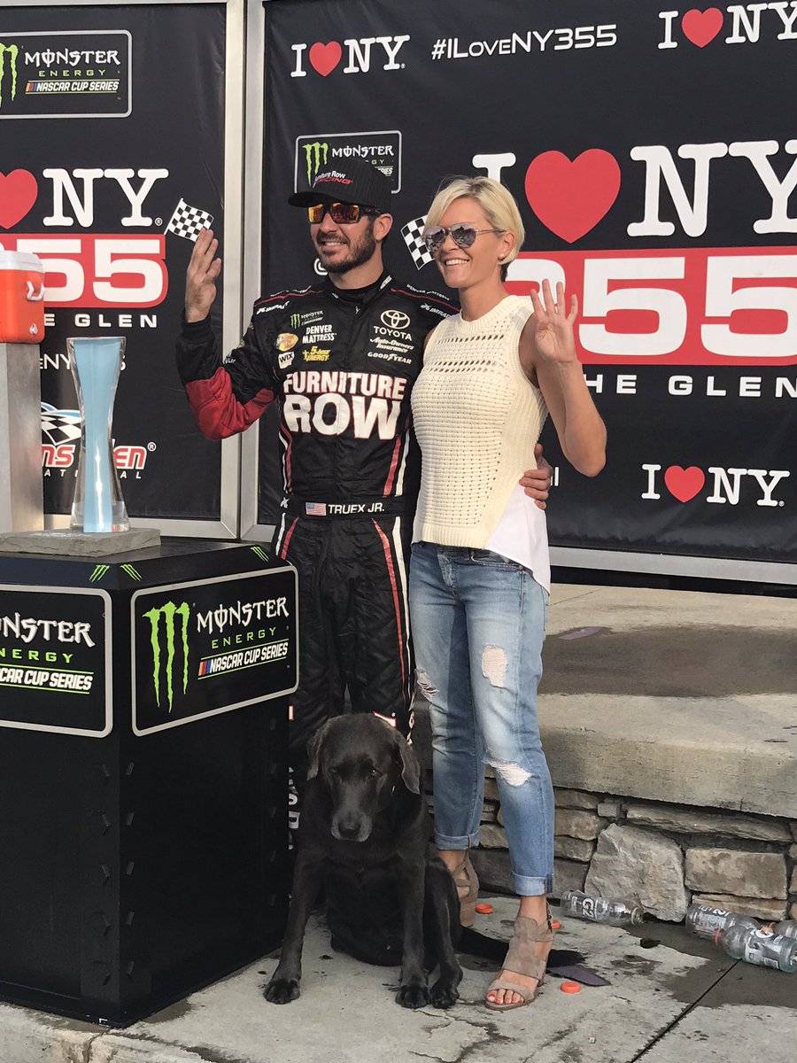 SherryPollex's tweet image. Life couldn't get any better right now. Thank you Lord 🙌😍❤️ #thankful #blessed