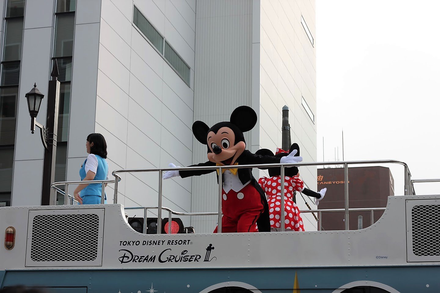 昨日のディズニーパレードの模様 ミッキーもだけど 釧路駅前にこんなに人が集まったのが嬉しい Kushiro 釧路 くしろ港まつり T Co Txgkwhxcxy Twitter