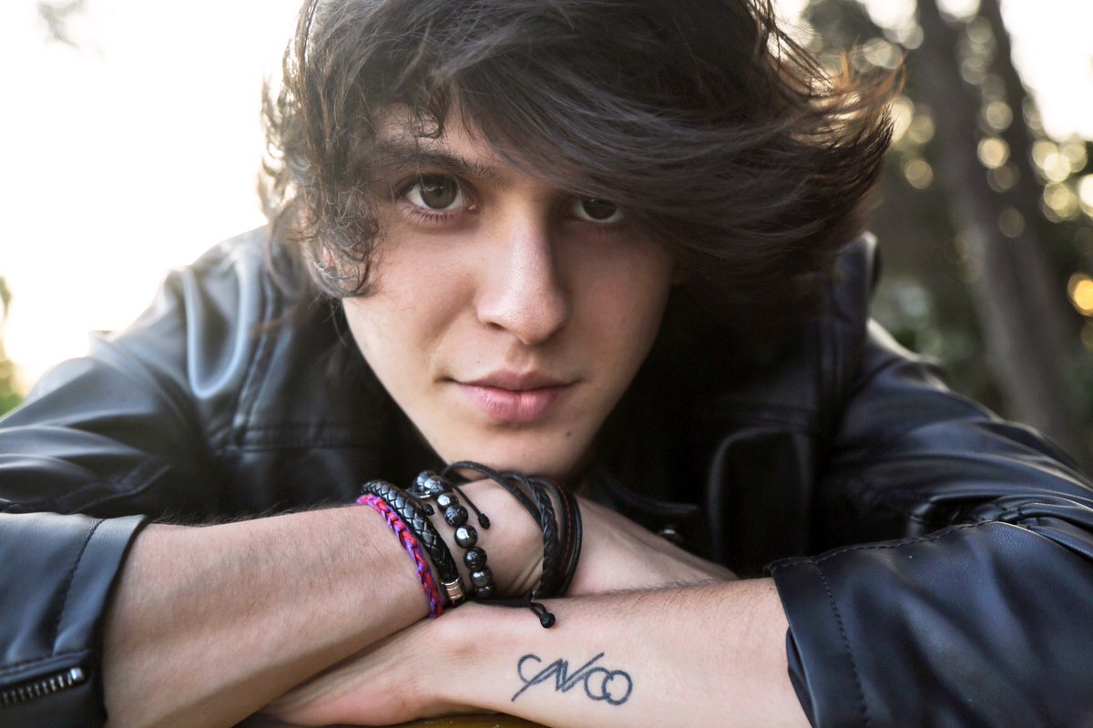 christophervele's tweet image. @CNCOmusic